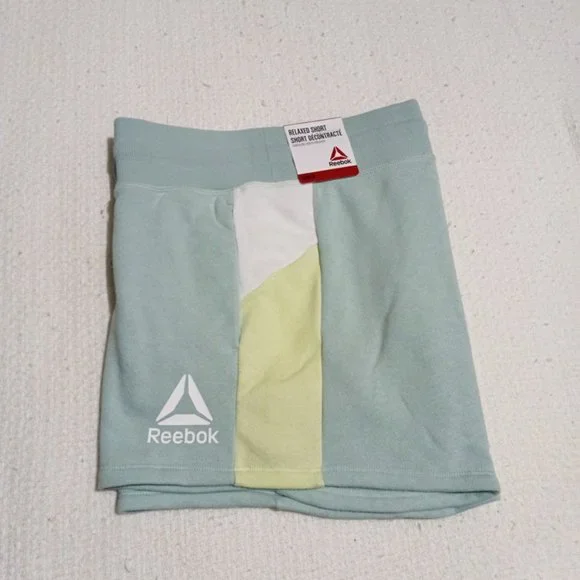 Reebok Relaxed Short - NWT - Picture 2 of 4